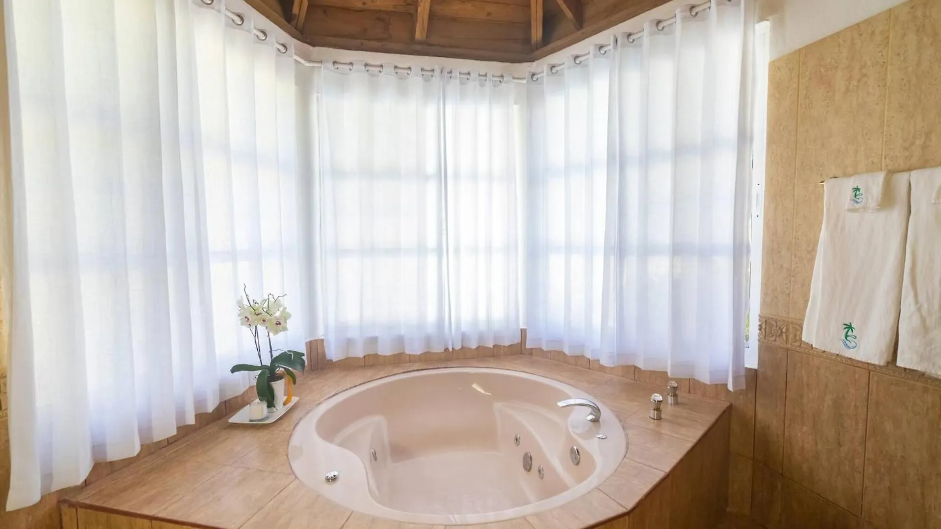 Villa Casati Pearl House, Big House With Private Pool à Bombita 0*,