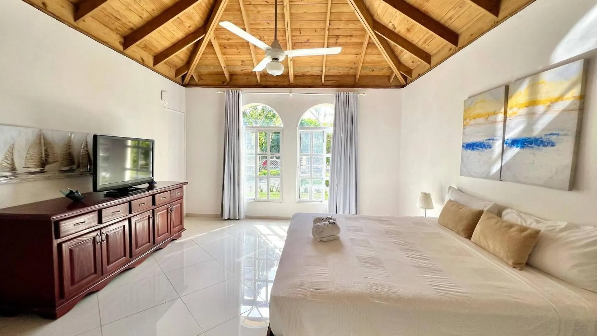 Villa Casati Pearl House, Big House With Private Pool à Bombita