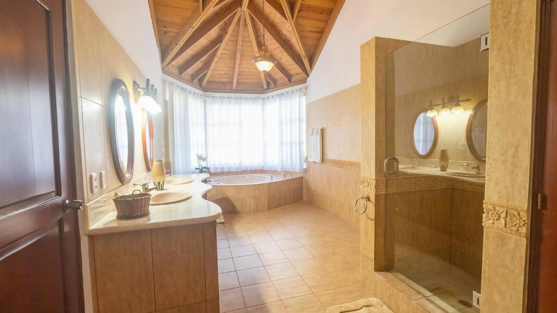 Villa Casati Pearl House, Big House With Private Pool à Bombita 0*,  République dominicaine
